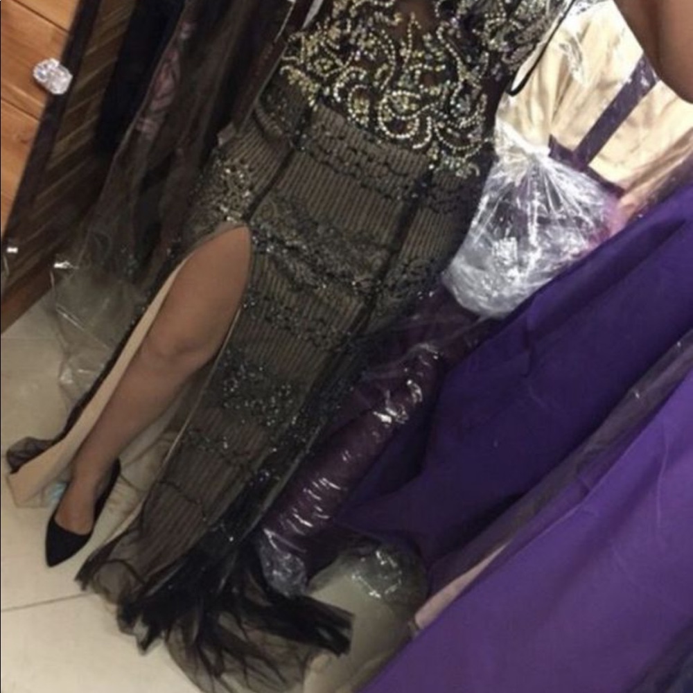 Dress - Picture 7 of 7